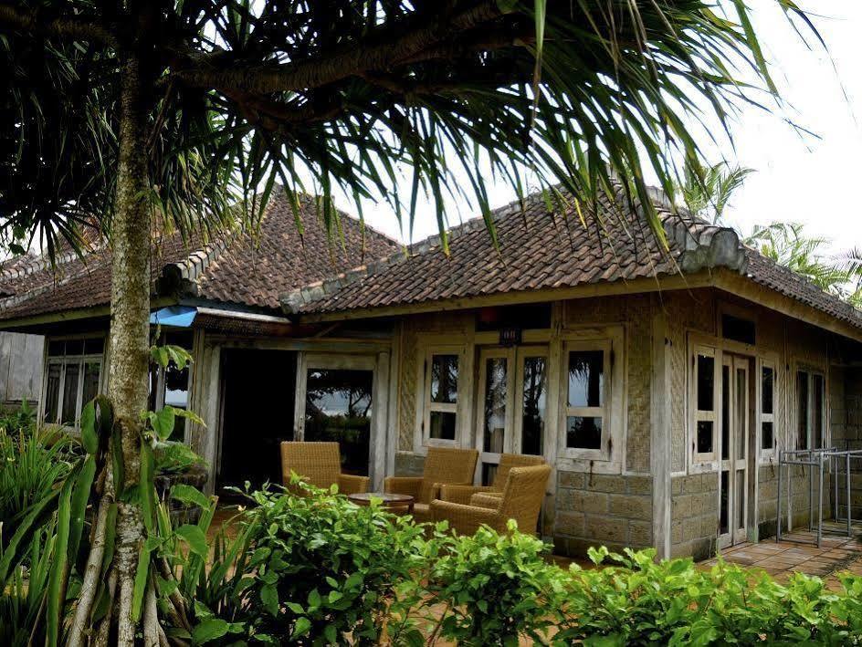 Pondok Pitaya Balian Hotel Selemadeg  Экстерьер фото